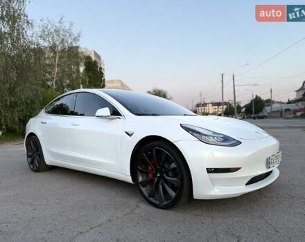 Белый Тесла Модель 3, объемом двигателя 0 л и пробегом 57 тыс. км за 21000 $, фото 7 на Automoto.ua