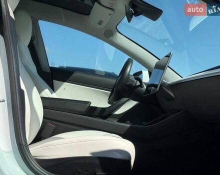 Белый Тесла Модель 3, объемом двигателя 0 л и пробегом 48 тыс. км за 20499 $, фото 45 на Automoto.ua