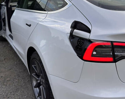 Белый Тесла Модель 3, объемом двигателя 0 л и пробегом 32 тыс. км за 22500 $, фото 13 на Automoto.ua