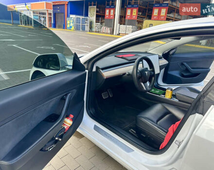 Білий Тесла Модель 3, об'ємом двигуна 0 л та пробігом 120 тис. км за 18900 $, фото 7 на Automoto.ua