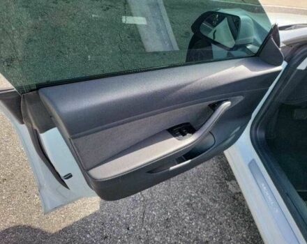 Білий Тесла Модель 3, об'ємом двигуна 0 л та пробігом 49 тис. км за 8300 $, фото 8 на Automoto.ua