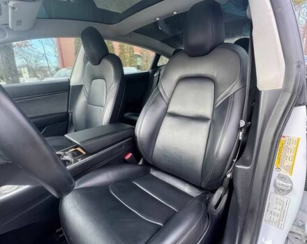 Білий Тесла Модель 3, об'ємом двигуна 0 л та пробігом 38 тис. км за 10000 $, фото 10 на Automoto.ua