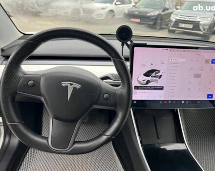 Білий Тесла Модель 3, об'ємом двигуна 0 л та пробігом 203 тис. км за 12000 $, фото 19 на Automoto.ua