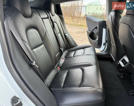 Белый Тесла Модель 3, объемом двигателя 0 л и пробегом 139 тыс. км за 17750 $, фото 31 на Automoto.ua