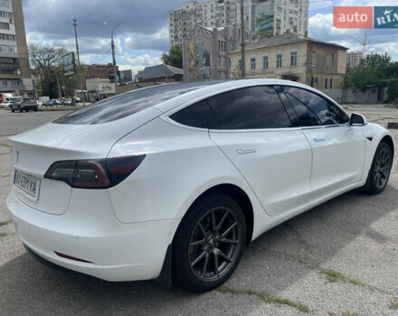 Белый Тесла Модель 3, объемом двигателя 0 л и пробегом 168 тыс. км за 14800 $, фото 4 на Automoto.ua