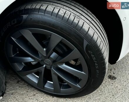 Белый Тесла Модель 3, объемом двигателя 0 л и пробегом 140 тыс. км за 19000 $, фото 14 на Automoto.ua