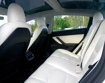 Білий Тесла Модель 3, об'ємом двигуна 0 л та пробігом 122 тис. км за 16500 $, фото 10 на Automoto.ua