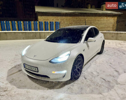 Белый Тесла Модель 3, объемом двигателя 0 л и пробегом 102 тыс. км за 15500 $, фото 1 на Automoto.ua