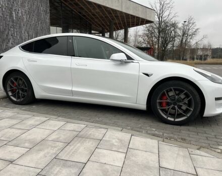 Білий Тесла Модель 3, об'ємом двигуна 0 л та пробігом 80 тис. км за 22800 $, фото 2 на Automoto.ua