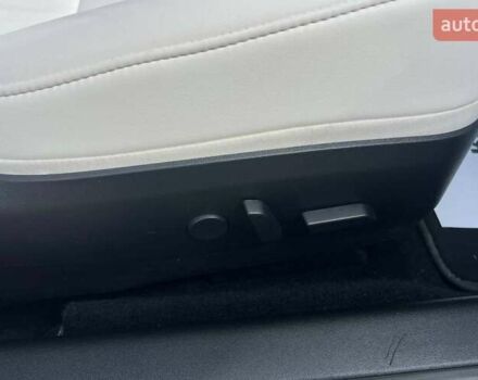 Білий Тесла Модель 3, об'ємом двигуна 0 л та пробігом 89 тис. км за 16900 $, фото 17 на Automoto.ua