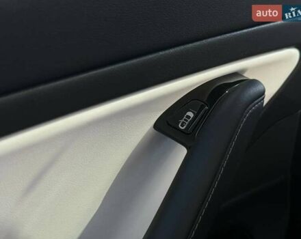 Белый Тесла Модель 3, объемом двигателя 0 л и пробегом 48 тыс. км за 20499 $, фото 33 на Automoto.ua