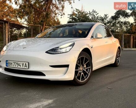 Білий Тесла Модель 3, об'ємом двигуна 0 л та пробігом 148 тис. км за 16700 $, фото 5 на Automoto.ua