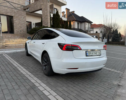 Белый Тесла Модель 3, объемом двигателя 0 л и пробегом 95 тыс. км за 17500 $, фото 17 на Automoto.ua