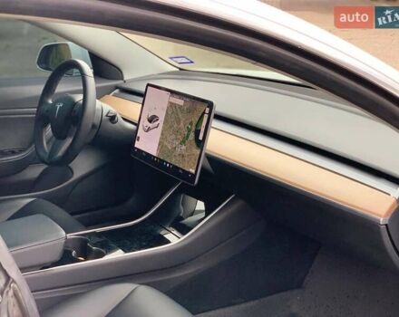 Белый Тесла Модель 3, объемом двигателя 0 л и пробегом 131 тыс. км за 21300 $, фото 9 на Automoto.ua