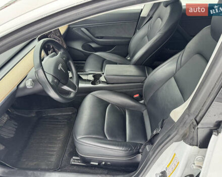 Белый Тесла Модель 3, объемом двигателя 0 л и пробегом 197 тыс. км за 18000 $, фото 11 на Automoto.ua