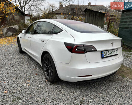 Белый Тесла Модель 3, объемом двигателя 0 л и пробегом 147 тыс. км за 15000 $, фото 3 на Automoto.ua