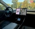 Белый Тесла Модель 3, объемом двигателя 0 л и пробегом 78 тыс. км за 20999 $, фото 26 на Automoto.ua