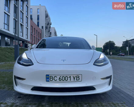 Білий Тесла Модель 3, об'ємом двигуна 0 л та пробігом 101 тис. км за 22500 $, фото 19 на Automoto.ua