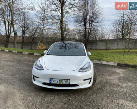 Белый Тесла Модель 3, объемом двигателя 0 л и пробегом 48 тыс. км за 19300 $, фото 2 на Automoto.ua