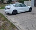 Білий Тесла Модель 3, об'ємом двигуна 0 л та пробігом 115 тис. км за 19125 $, фото 2 на Automoto.ua
