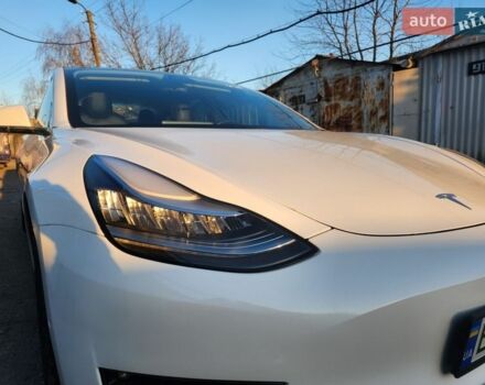 Белый Тесла Модель 3, объемом двигателя 0 л и пробегом 183 тыс. км за 15250 $, фото 15 на Automoto.ua