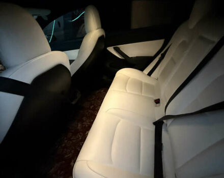 Білий Тесла Модель 3, об'ємом двигуна 0 л та пробігом 92 тис. км за 21800 $, фото 10 на Automoto.ua