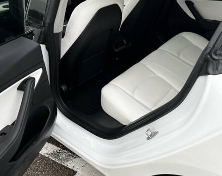 Білий Тесла Модель 3, об'ємом двигуна 0 л та пробігом 139 тис. км за 18900 $, фото 15 на Automoto.ua