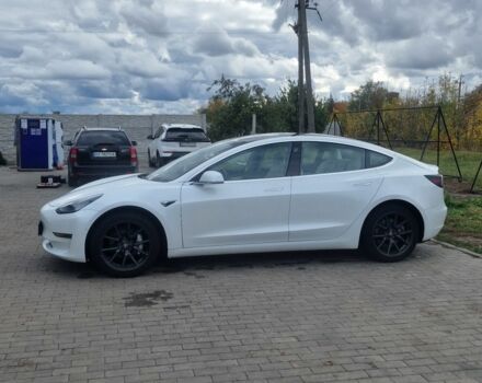 Белый Тесла Модель 3, объемом двигателя 0 л и пробегом 124 тыс. км за 15000 $, фото 3 на Automoto.ua