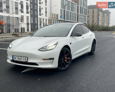 Белый Тесла Модель 3, объемом двигателя 0 л и пробегом 73 тыс. км за 17000 $, фото 2 на Automoto.ua