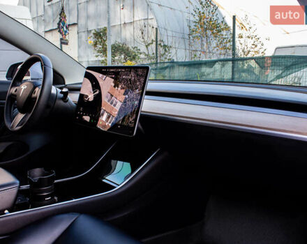 Білий Тесла Модель 3, об'ємом двигуна 0 л та пробігом 146 тис. км за 17500 $, фото 31 на Automoto.ua