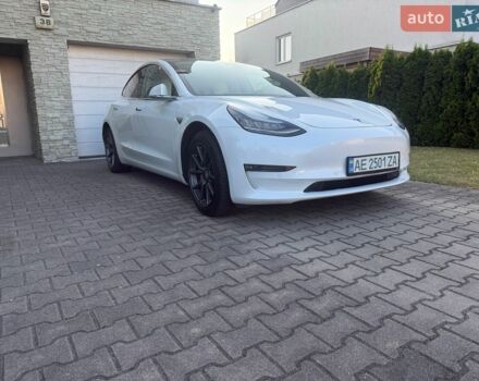 Белый Тесла Модель 3, объемом двигателя 0 л и пробегом 72 тыс. км за 18900 $, фото 1 на Automoto.ua