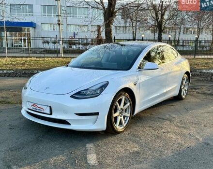 Белый Тесла Модель 3, объемом двигателя 0 л и пробегом 211 тыс. км за 14490 $, фото 3 на Automoto.ua