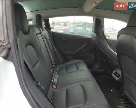 Білий Тесла Модель 3, об'ємом двигуна 0 л та пробігом 76 тис. км за 3000 $, фото 9 на Automoto.ua
