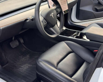 Белый Тесла Модель 3, объемом двигателя 0 л и пробегом 32 тыс. км за 21500 $, фото 28 на Automoto.ua