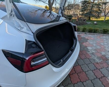 Білий Тесла Модель 3, об'ємом двигуна 0 л та пробігом 120 тис. км за 19700 $, фото 23 на Automoto.ua