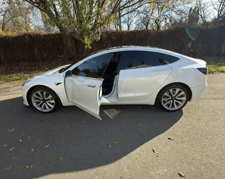 Белый Тесла Модель 3, объемом двигателя 0 л и пробегом 114 тыс. км за 16000 $, фото 2 на Automoto.ua