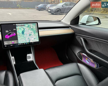 Білий Тесла Модель 3, об'ємом двигуна 0 л та пробігом 139 тис. км за 15700 $, фото 18 на Automoto.ua