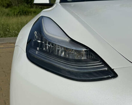 Белый Тесла Модель 3, объемом двигателя 0 л и пробегом 101 тыс. км за 14600 $, фото 6 на Automoto.ua