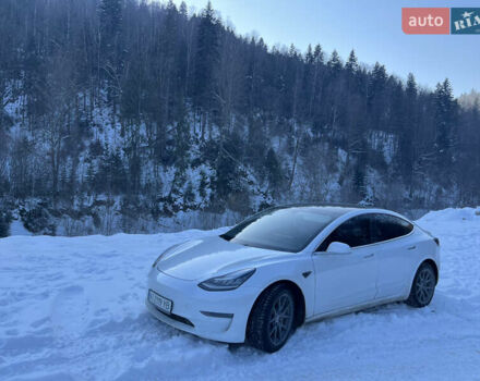 Белый Тесла Модель 3, объемом двигателя 0 л и пробегом 220 тыс. км за 16500 $, фото 6 на Automoto.ua