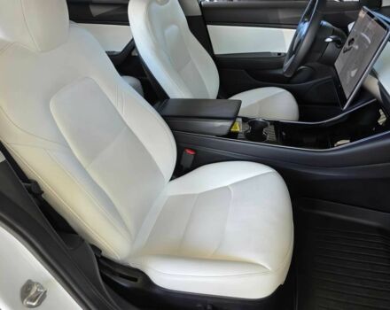 Белый Тесла Модель 3, объемом двигателя 0 л и пробегом 32 тыс. км за 9000 $, фото 7 на Automoto.ua