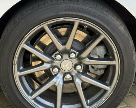 Белый Тесла Модель 3, объемом двигателя 0 л и пробегом 101 тыс. км за 14600 $, фото 22 на Automoto.ua