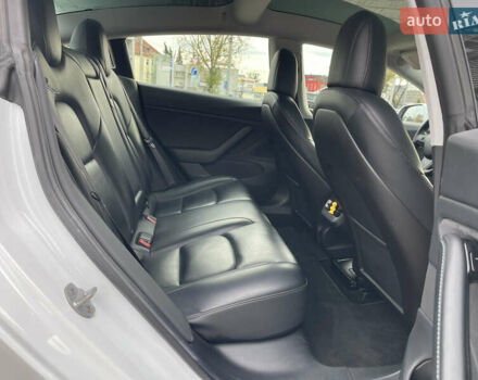 Белый Тесла Модель 3, объемом двигателя 0 л и пробегом 120 тыс. км за 17000 $, фото 41 на Automoto.ua