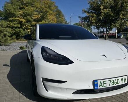 Белый Тесла Модель 3, объемом двигателя 0 л и пробегом 142 тыс. км за 17500 $, фото 20 на Automoto.ua