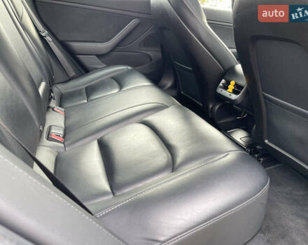 Белый Тесла Модель 3, объемом двигателя 0 л и пробегом 120 тыс. км за 17000 $, фото 42 на Automoto.ua