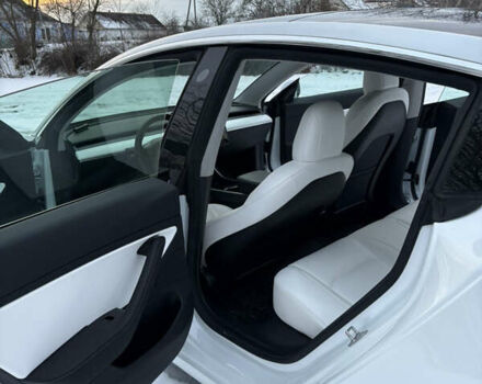 Білий Тесла Модель 3, об'ємом двигуна 0 л та пробігом 96 тис. км за 19000 $, фото 12 на Automoto.ua