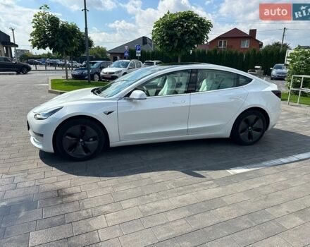 Білий Тесла Модель 3, об'ємом двигуна 0 л та пробігом 108 тис. км за 17500 $, фото 2 на Automoto.ua