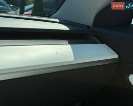 Білий Тесла Модель 3, об'ємом двигуна 0 л та пробігом 67 тис. км за 20499 $, фото 21 на Automoto.ua