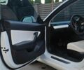 Білий Тесла Модель 3, об'ємом двигуна 0 л та пробігом 97 тис. км за 17499 $, фото 8 на Automoto.ua