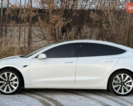 Білий Тесла Модель 3, об'ємом двигуна 0 л та пробігом 208 тис. км за 14300 $, фото 2 на Automoto.ua