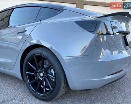 Білий Тесла Модель 3, об'ємом двигуна 0 л та пробігом 95 тис. км за 16500 $, фото 4 на Automoto.ua